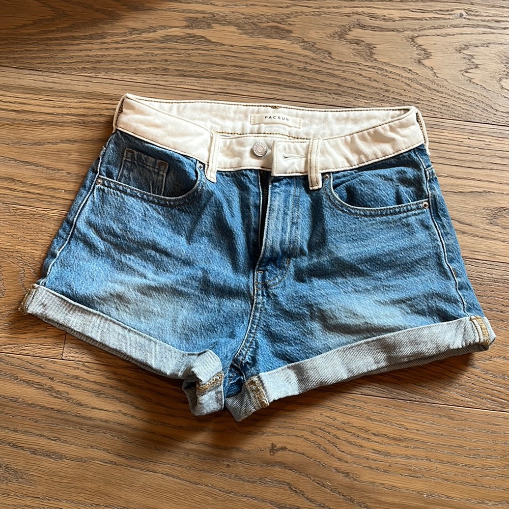 Mom short